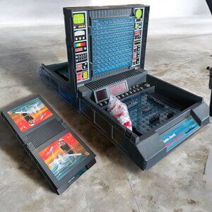 VINTAGE RADIOSHACK (1980'S) "SEA BATTLE" Electronic Battleship Game